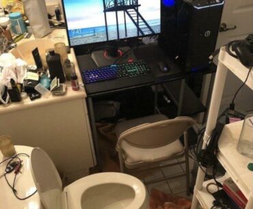 THE shitty battle station