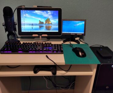 My younger brother's PC setup