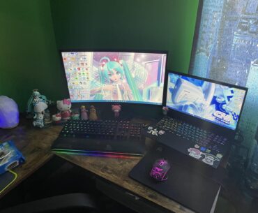 laptop gamer moment: worn out razer keyboard edition