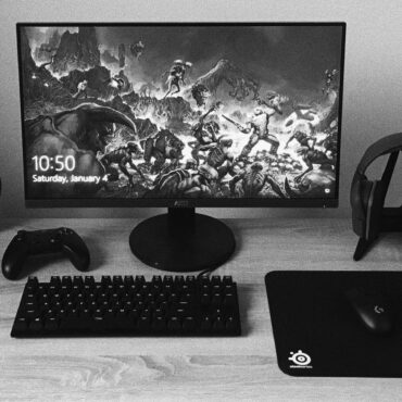 slick black n white setup